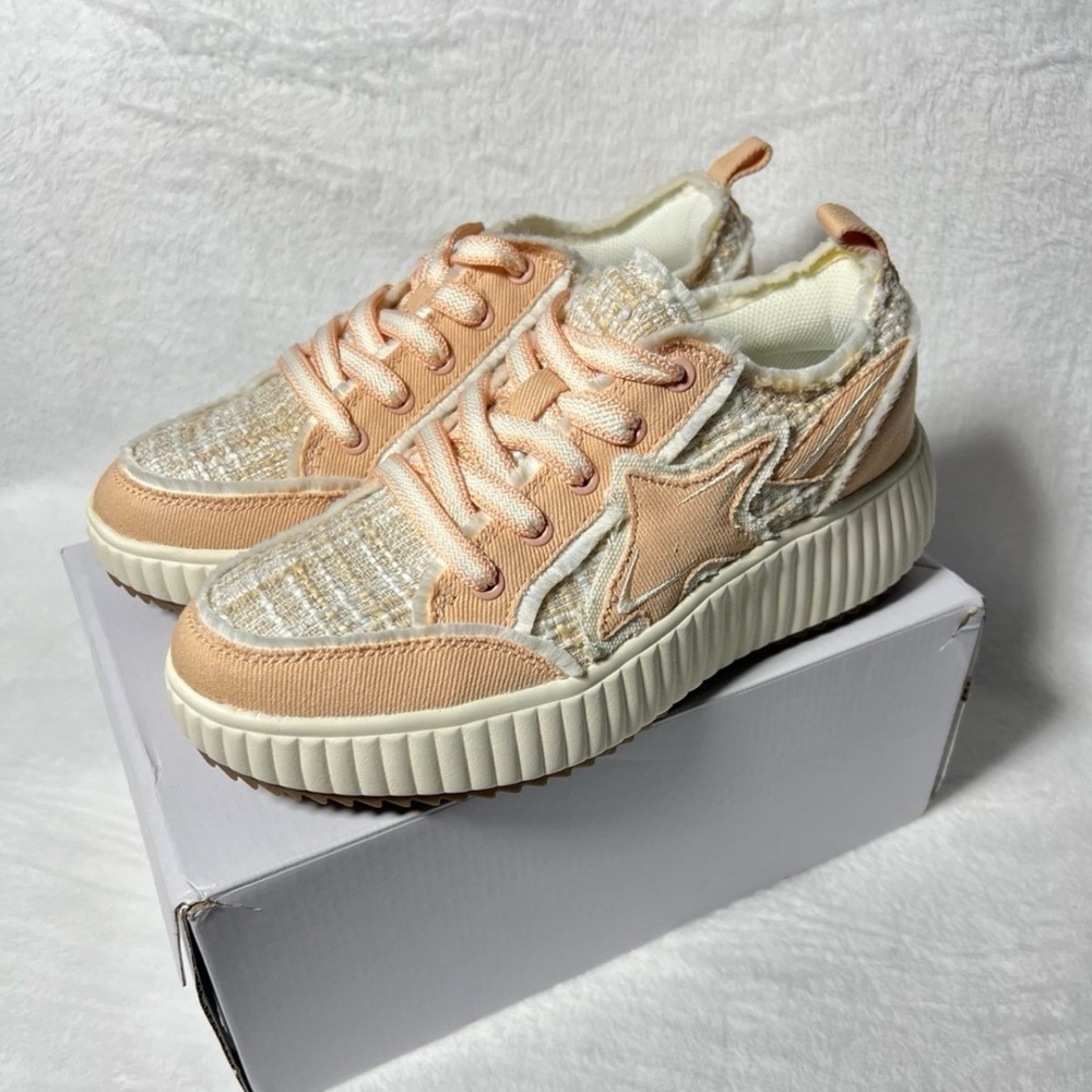 **NWT** DREAM PAIRS Peach Pink Chunky Platform Sneakers - size 9